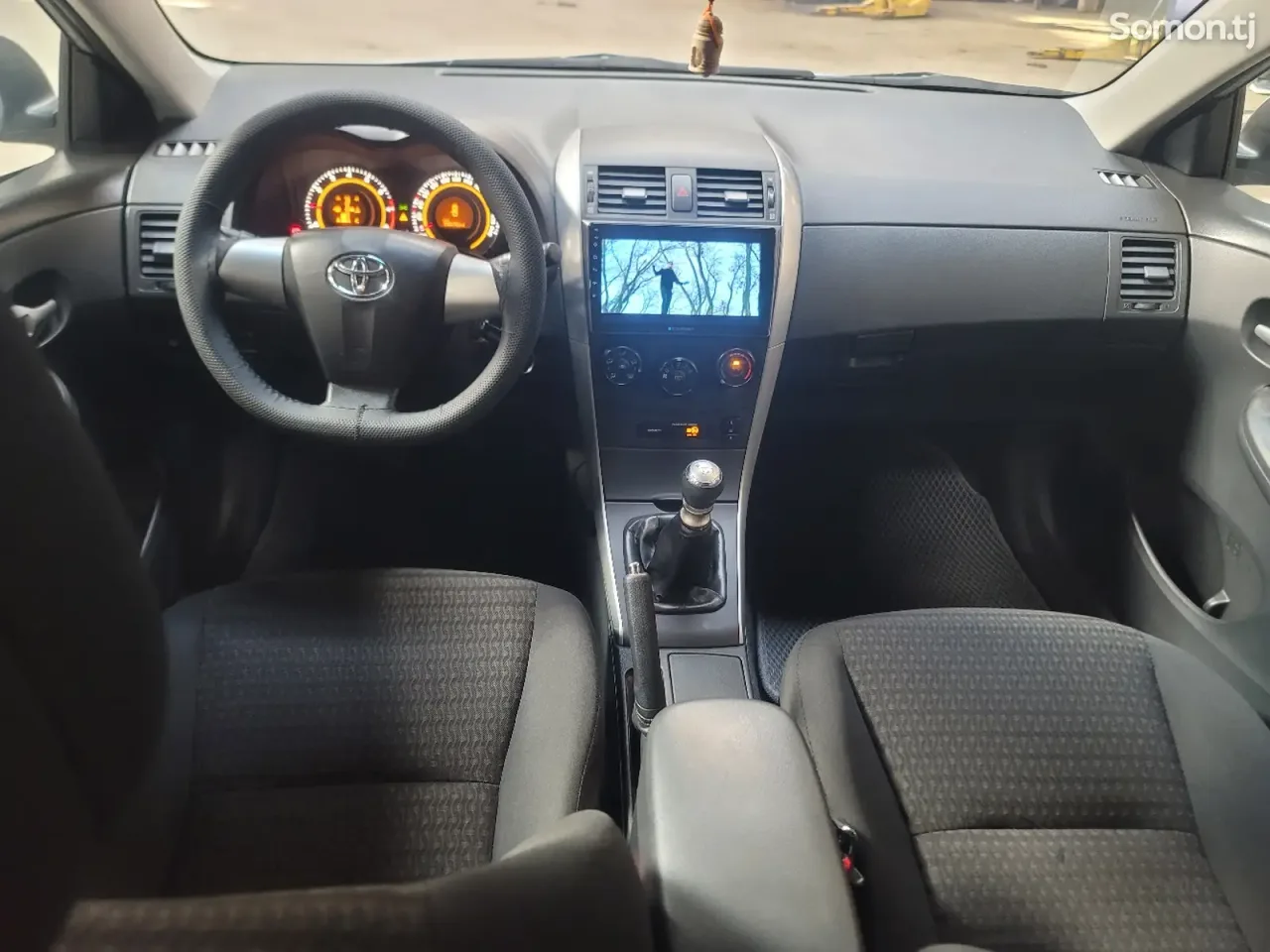Toyota Corolla 2012 · 1.6 MT