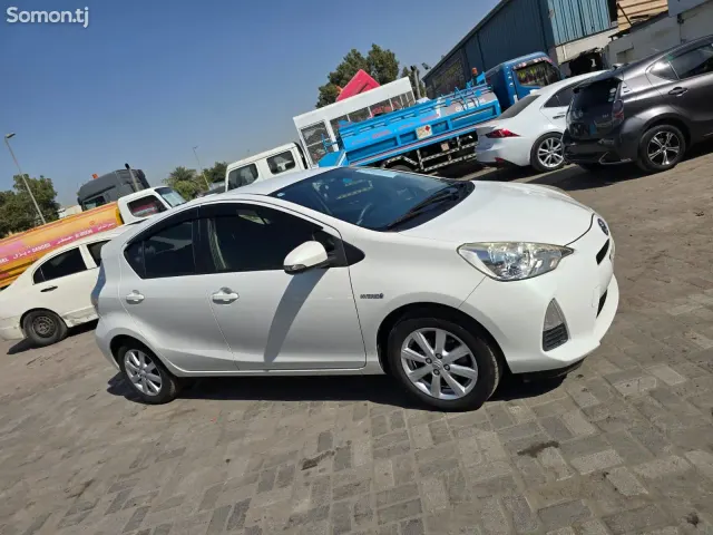 Toyota Aqua 2014 · 1.5 AT