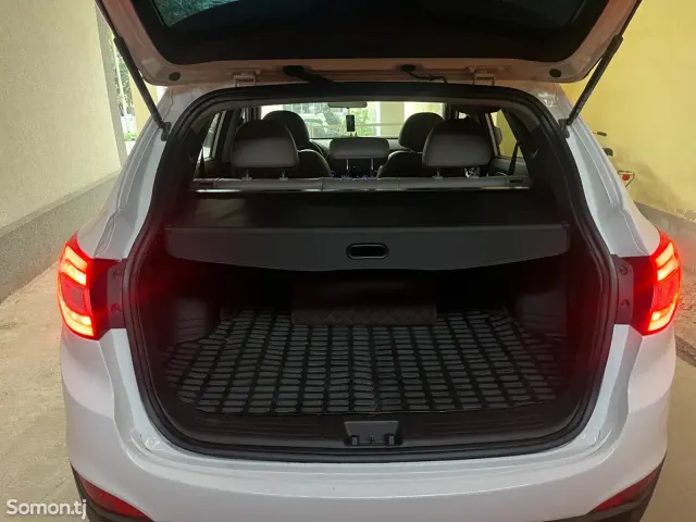 Hyundai Tucson 2015 · 2.4 AT