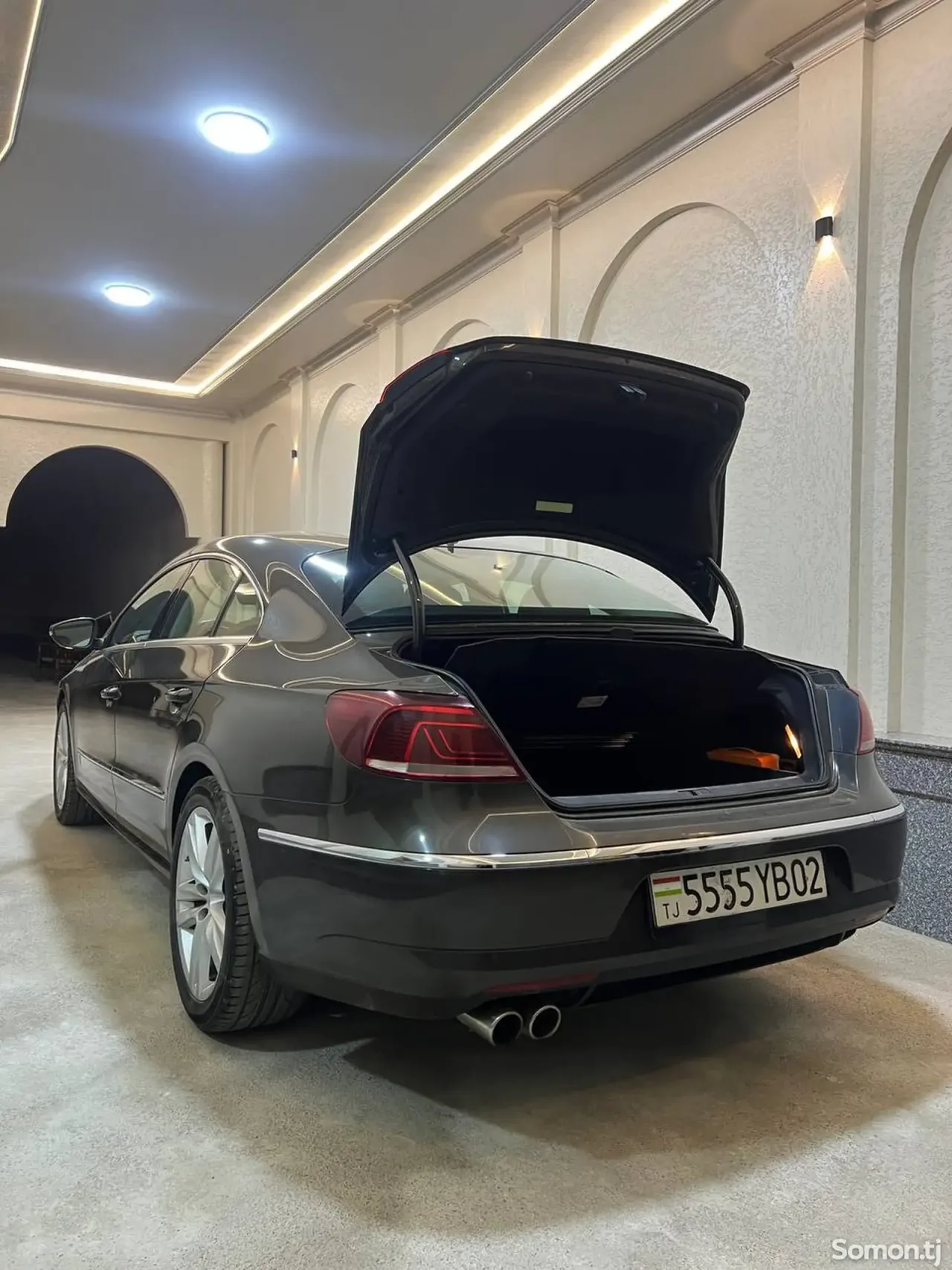 Volkswagen Passat 2013 · 2.0 AT
