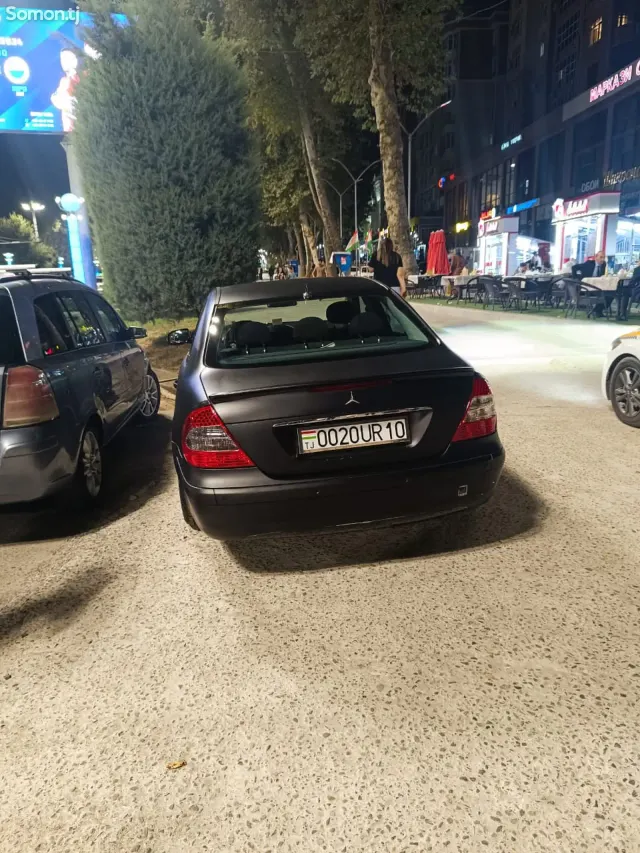 Mercedes-Benz E class 2004 · 2.8 AT