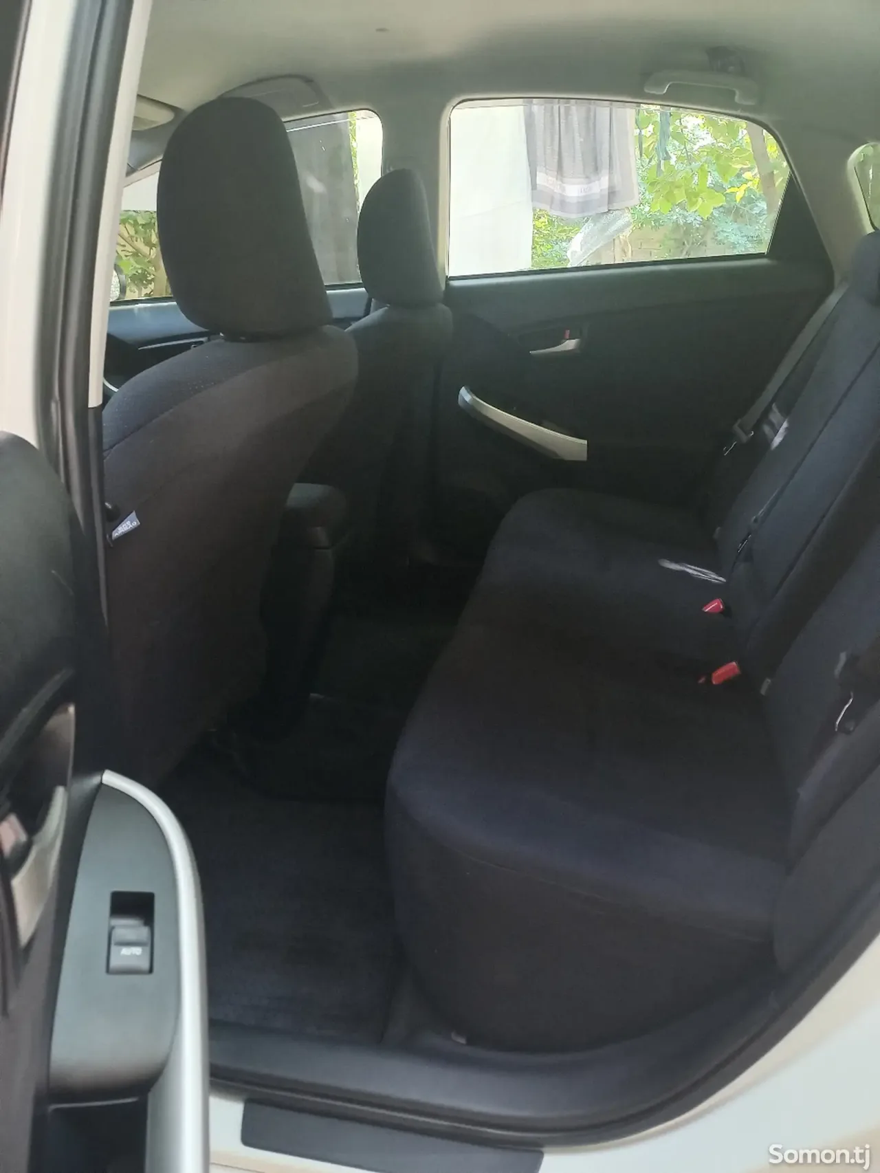 Toyota Prius 2014 · 1.8 AT