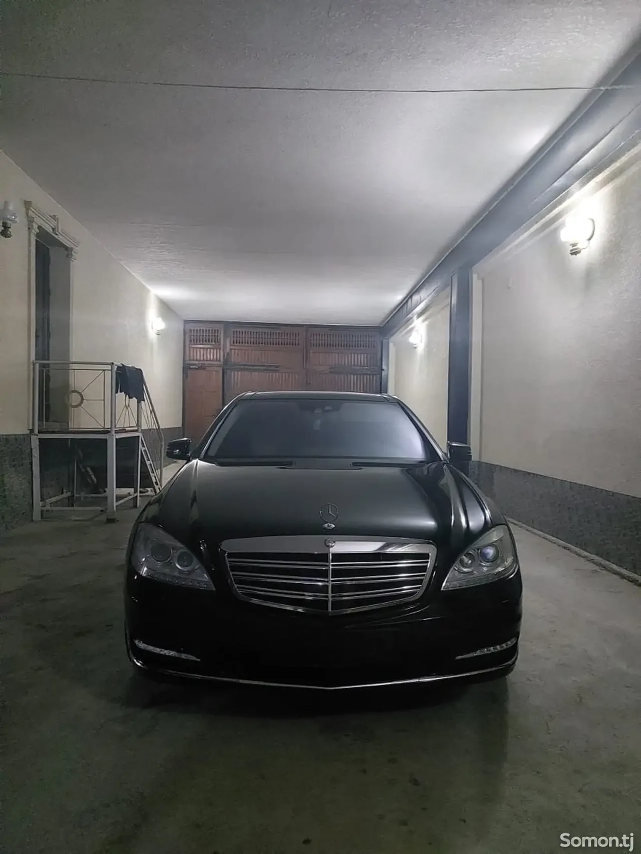 Mercedes-Benz S class 2011 · 5.0 AT
