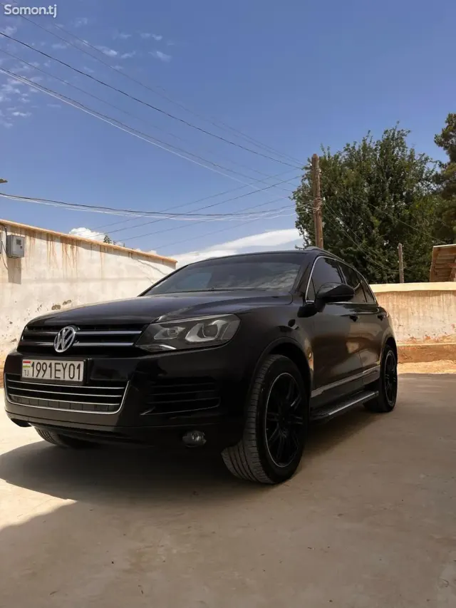 Volkswagen Touareg 2013 · 3.0 AT