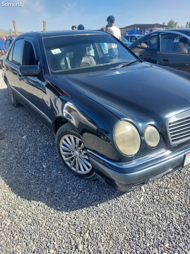 Mercedes-Benz E class 1998 · 2.0 AT