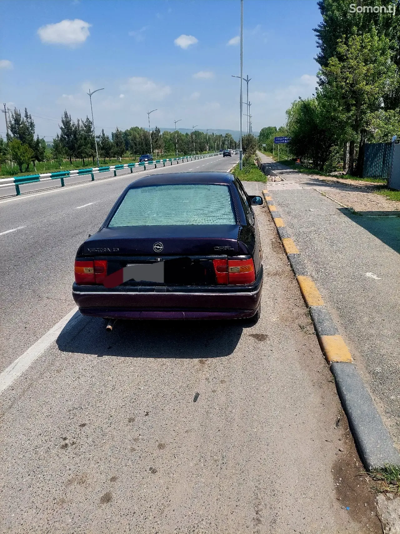 Opel Vectra A 1994 · 1.6 MT