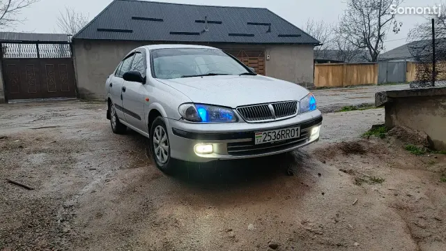 Nissan Maxima 2001 · 1.6 AT
