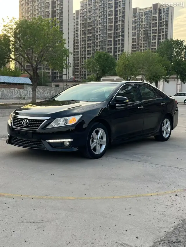 Toyota Camry 2014 · 2.0 AT