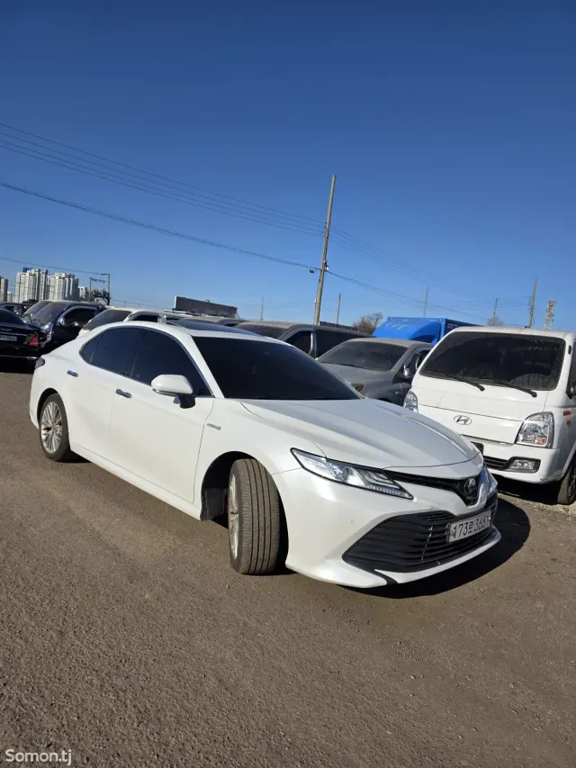 Toyota Camry 2019 · 2.5 AT