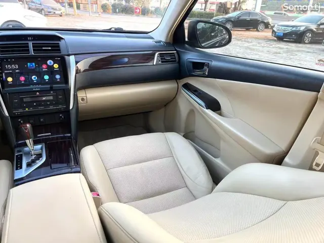 Toyota Camry 2015 · 2.5 AT