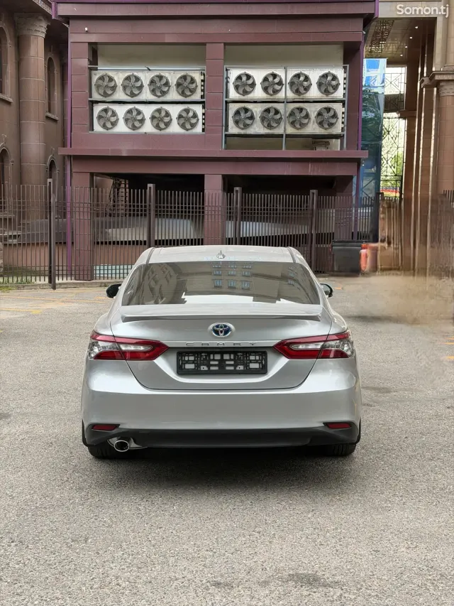 Toyota Camry 2022 · 2.5 AT