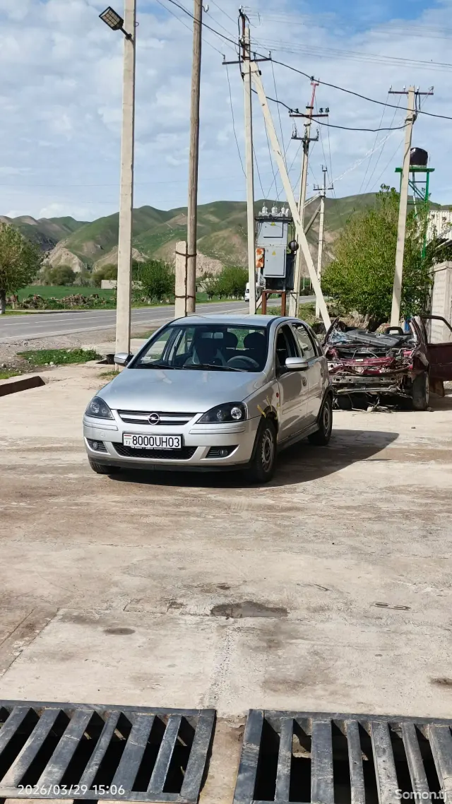 Opel Corsa 2007 · 1.2 MT
