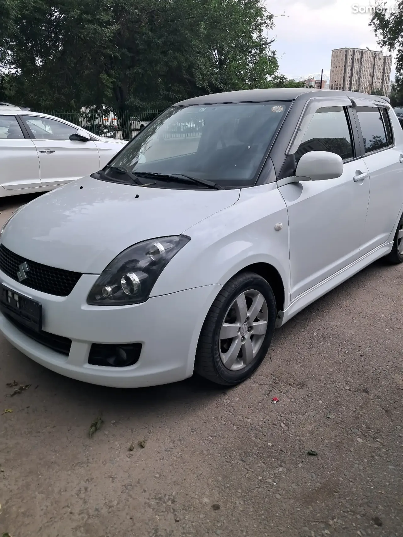 Suzuki Swift 2010 · 1.3 AT