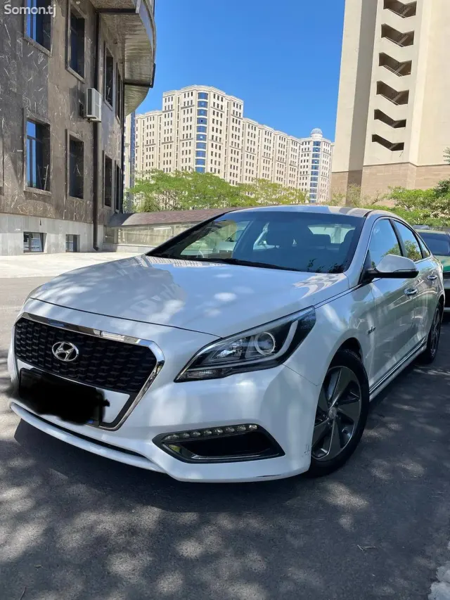 Hyundai Sonata 2015 · 2.0 AT