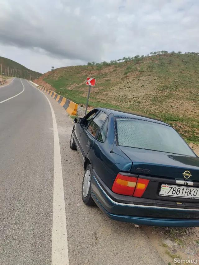 Opel Vectra A 1995 · 1.6 MT