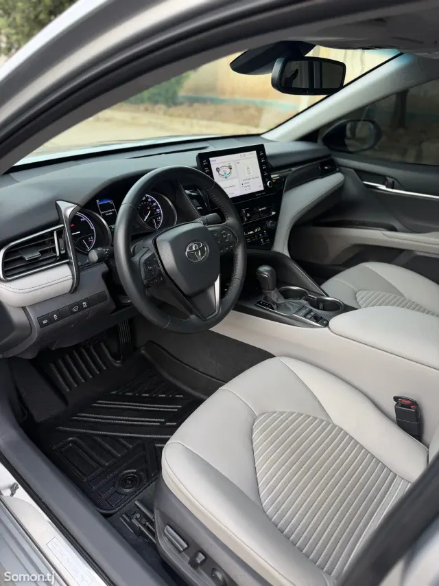 Toyota Camry 2022 · 2.5 AT