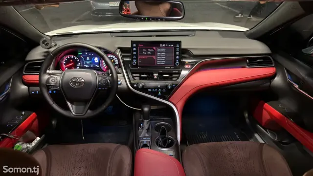 Toyota Camry 2022 · 2.5 AT
