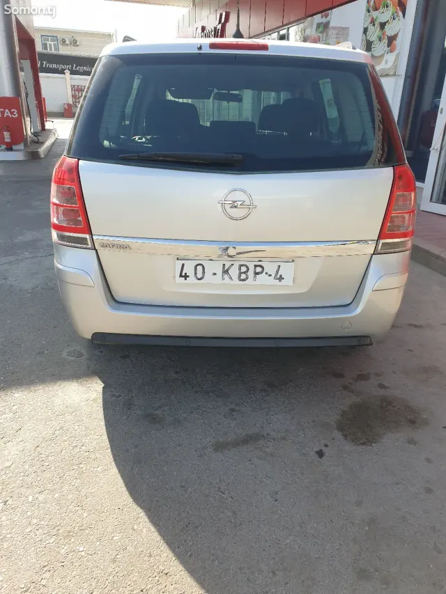 Opel Zafira 2009 · 1.6 MT