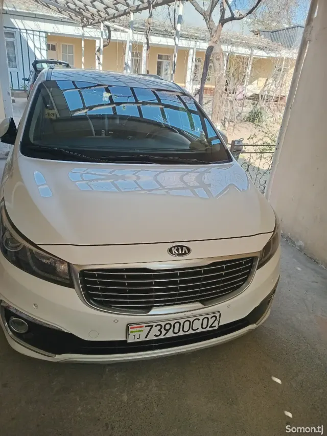 Kia Carnival 2016 · 2.2 AT
