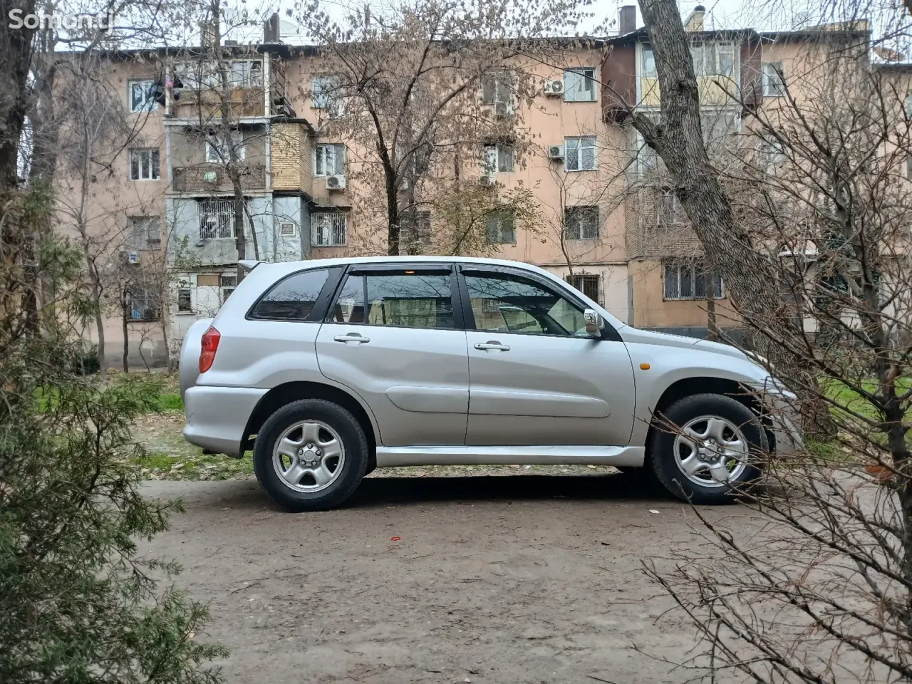 Toyota RAV 4 2005 · 1.8 AT