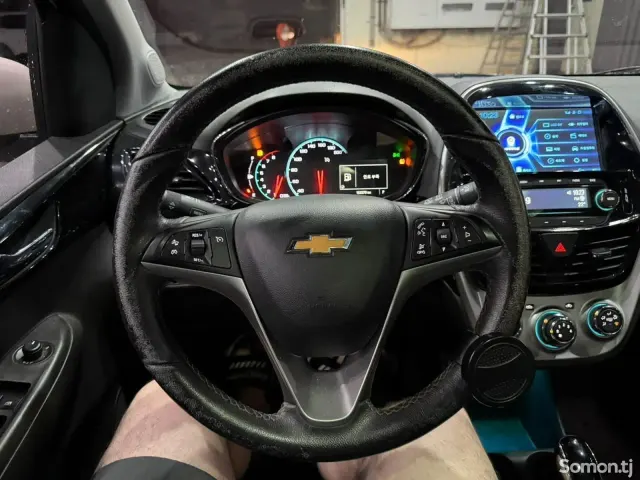 Chevrolet Spark 2016 · 1.0 AT