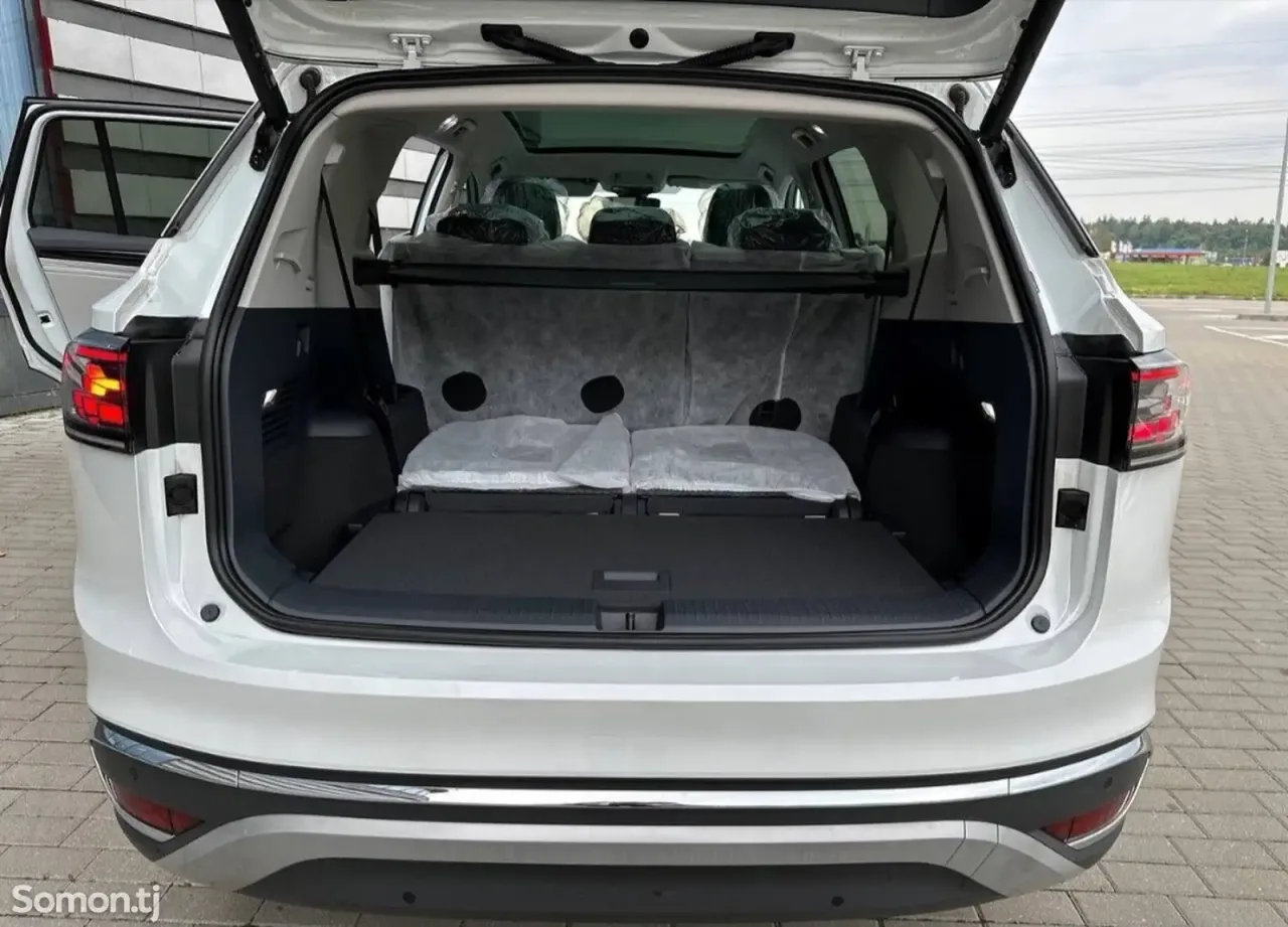 Volkswagen ID.6 2023 · AMT