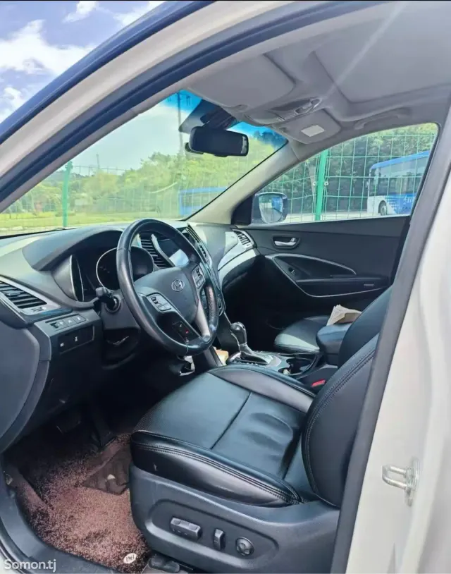Hyundai Santa Fe 2014 · AT