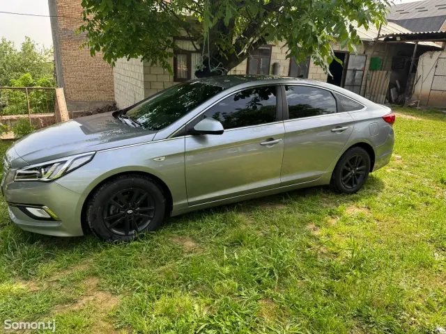 Hyundai Sonata 2015 · 2.0 AT
