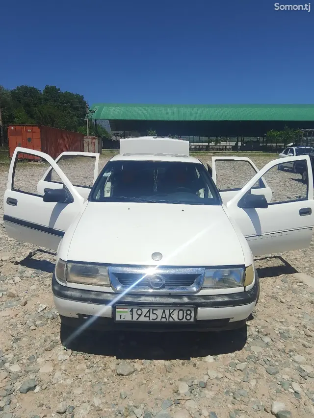 Opel Vectra A 1992 · 1.8 MT