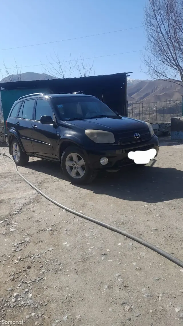Toyota RAV 4 2004 · 2.4 AT