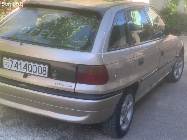 Opel Astra F 1997 · 1.6 MT