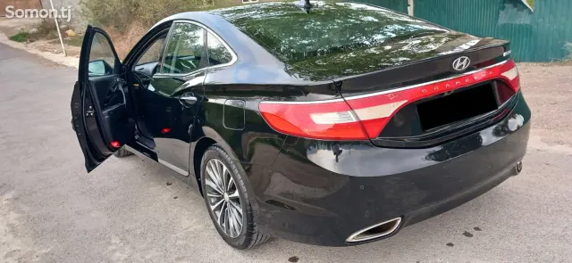 Hyundai Grandeur 2014 · 2.4 AT