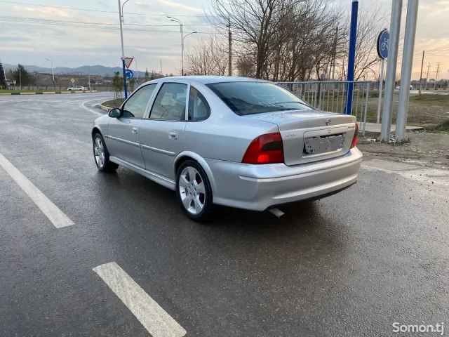 Opel Vectra B 2000 · 1.6 MT