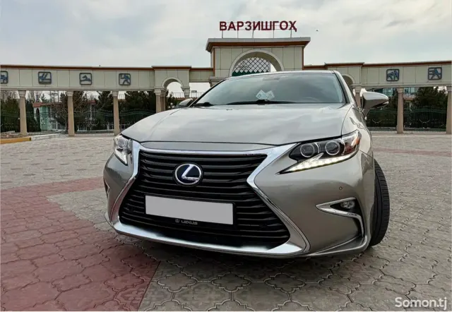 Lexus ES series 2016 · 2.5 AT