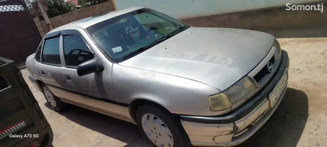 Opel Vectra A 1994 · 1.6 MT