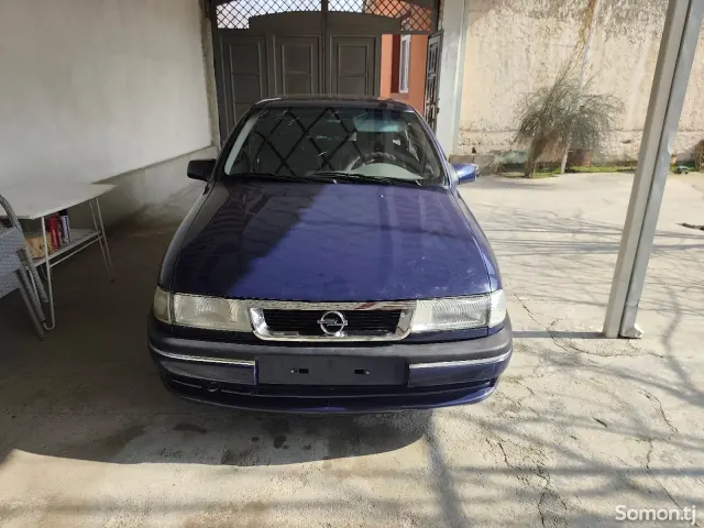 Opel Vectra A 1994 · 1.6 MT
