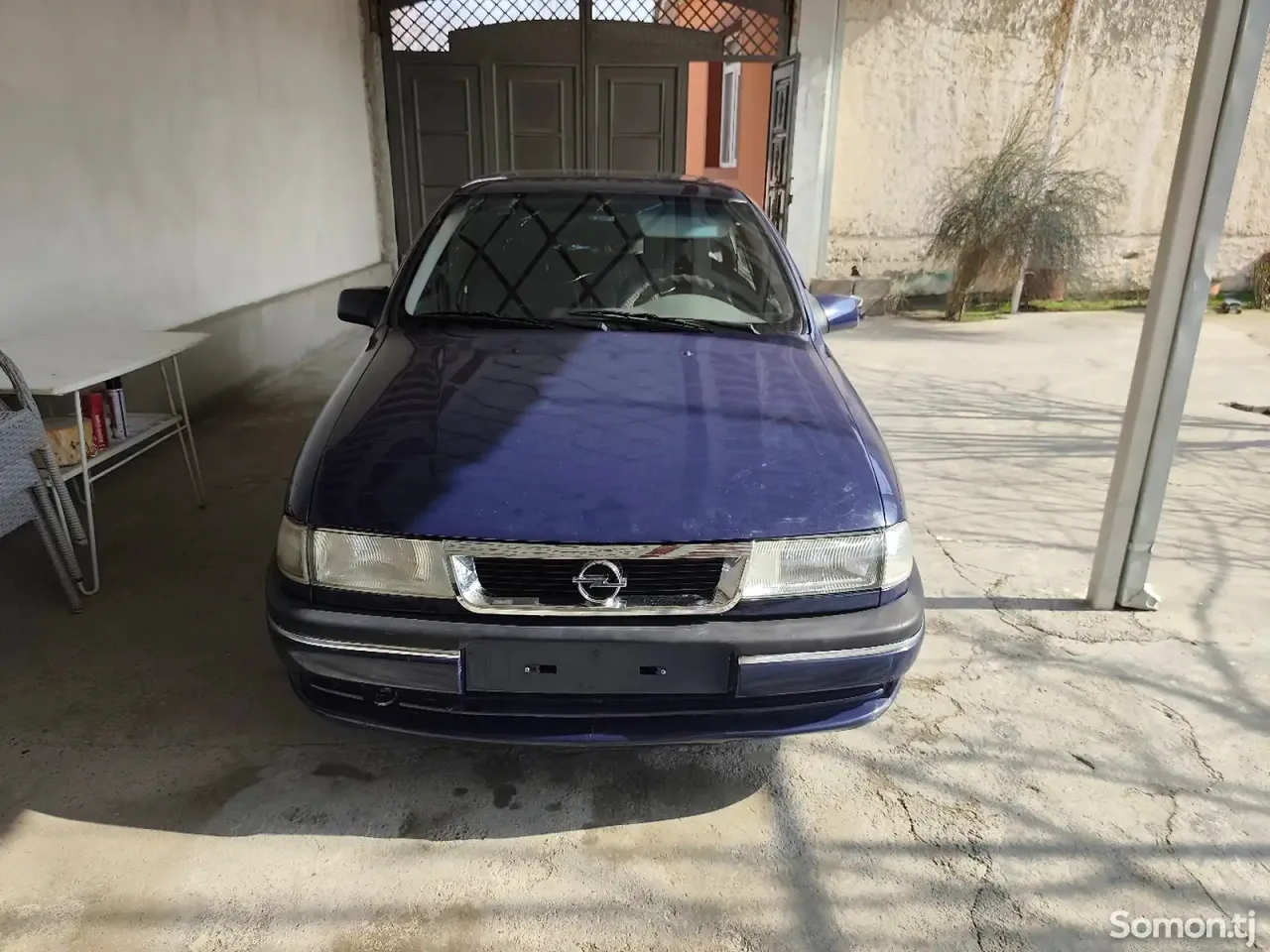 Opel Vectra A 1994 · 1.6 MT