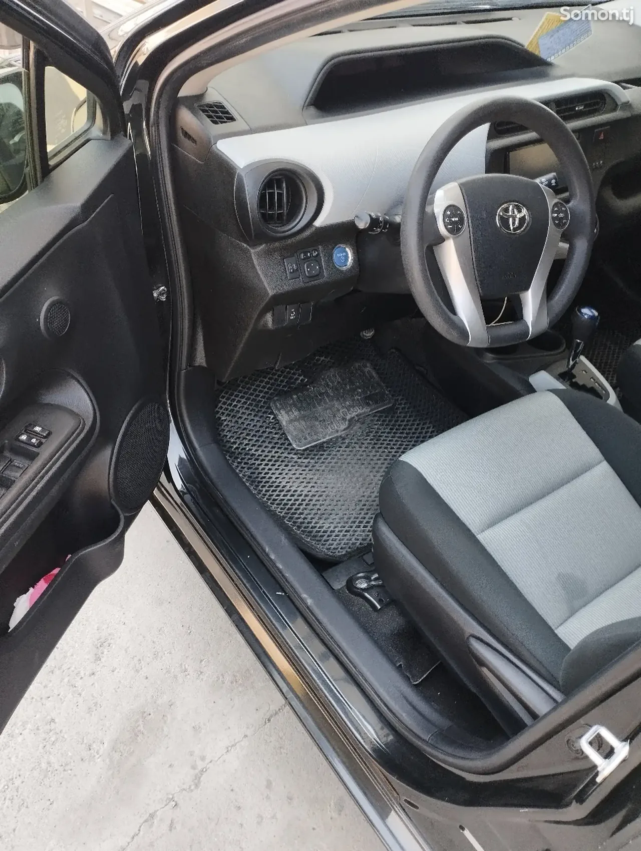 Toyota Aqua 2016 · 1.5 AT