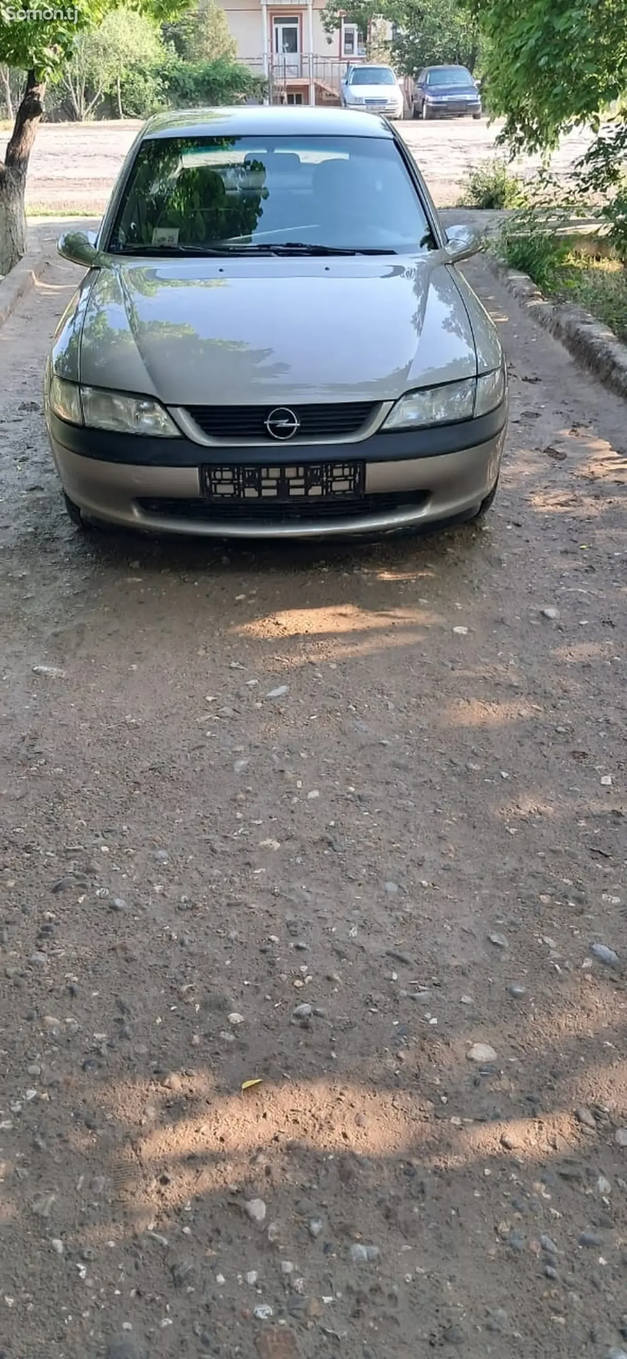 Opel Vectra B 1996 · 1.6 MT