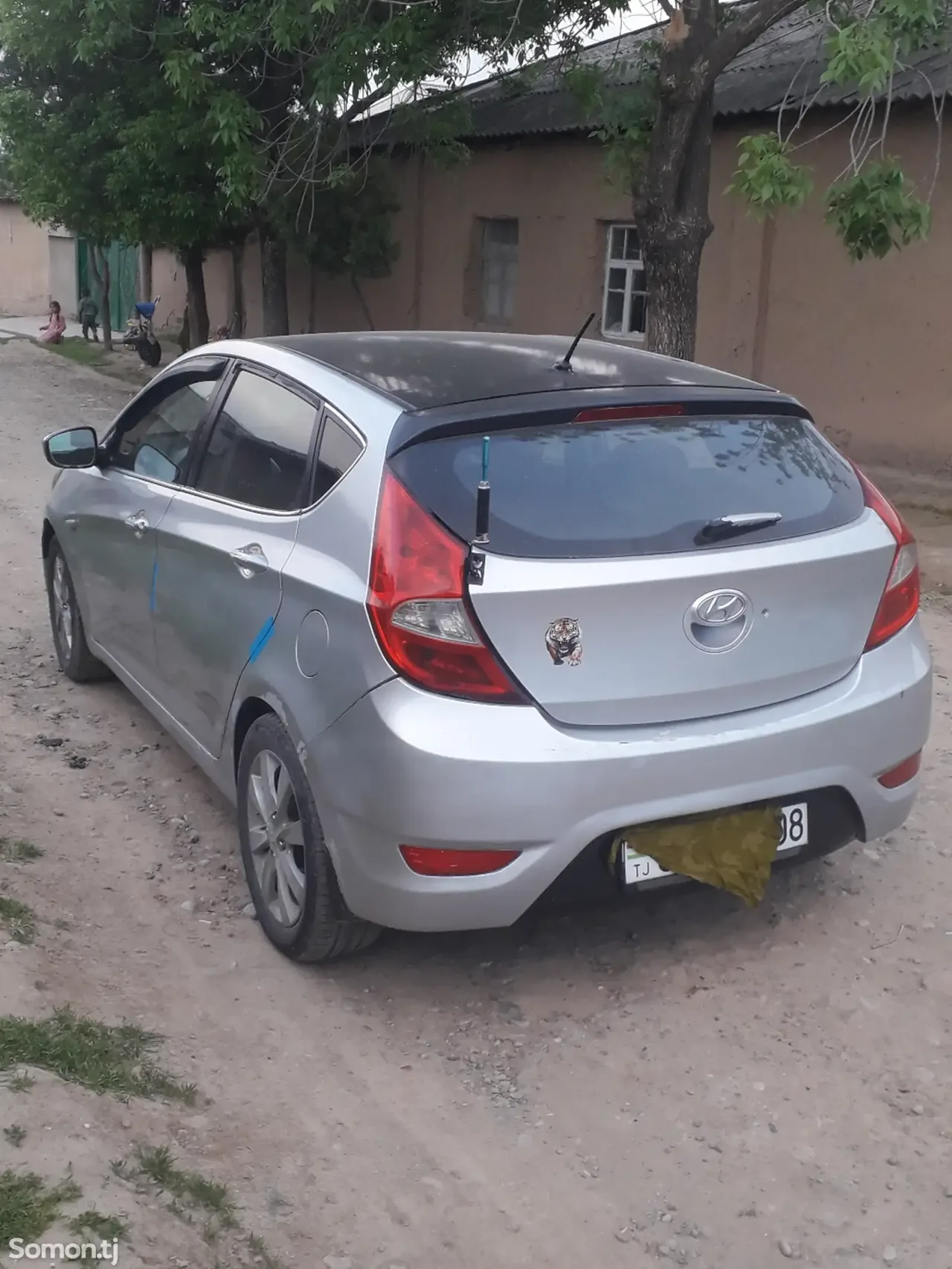 Hyundai Solaris 2013 · 1.4 MT