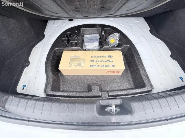 Hyundai Avante 2016 · 1.6 AT
