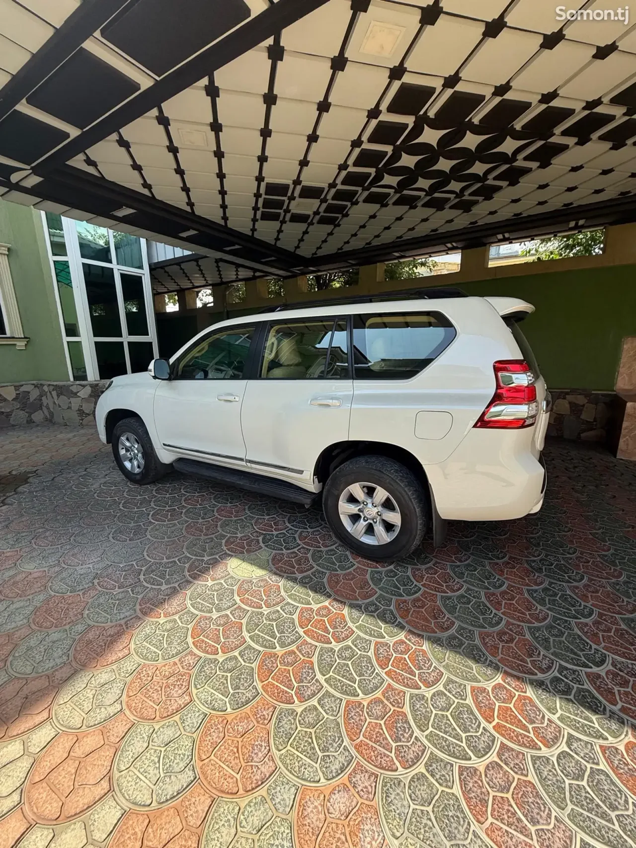 Toyota Land Cruiser Prado 2015 · 4.0 AT