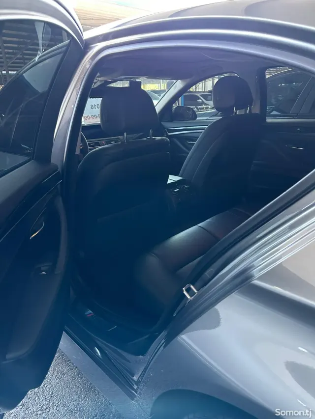 BMW 5 series 2016 · 2.0 AT