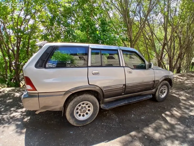Ssang Yong Musso 2004 · 2.2 MT
