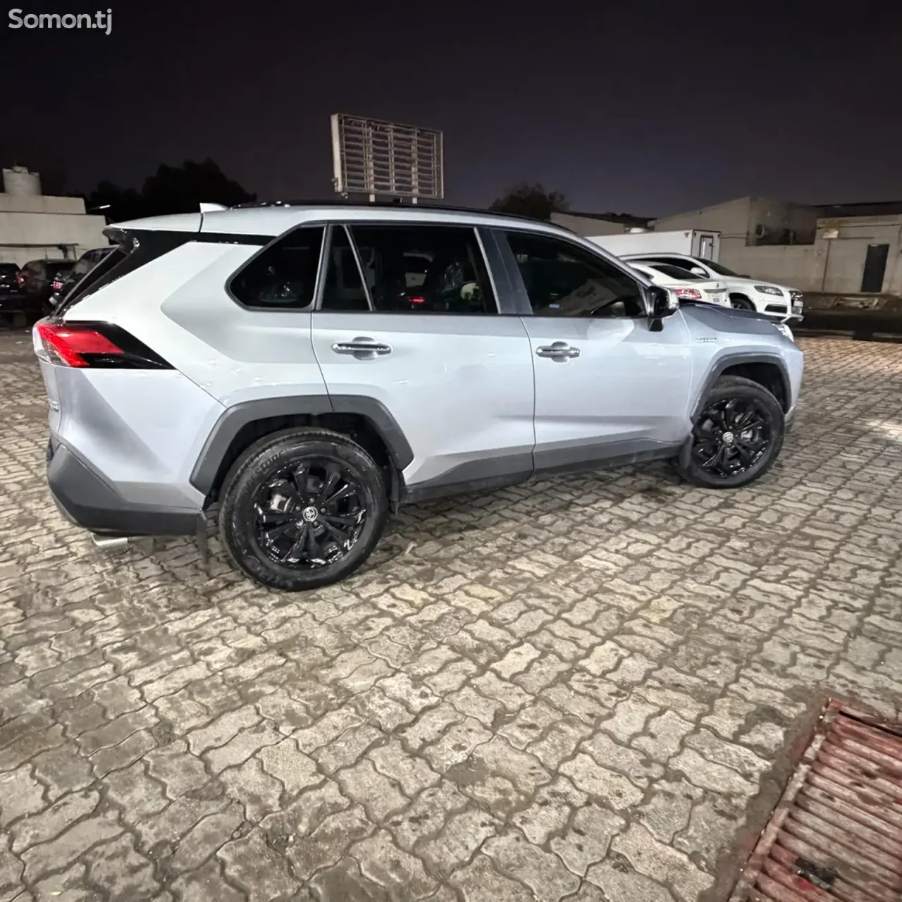 Toyota RAV 4 2023 · 2.5 AT