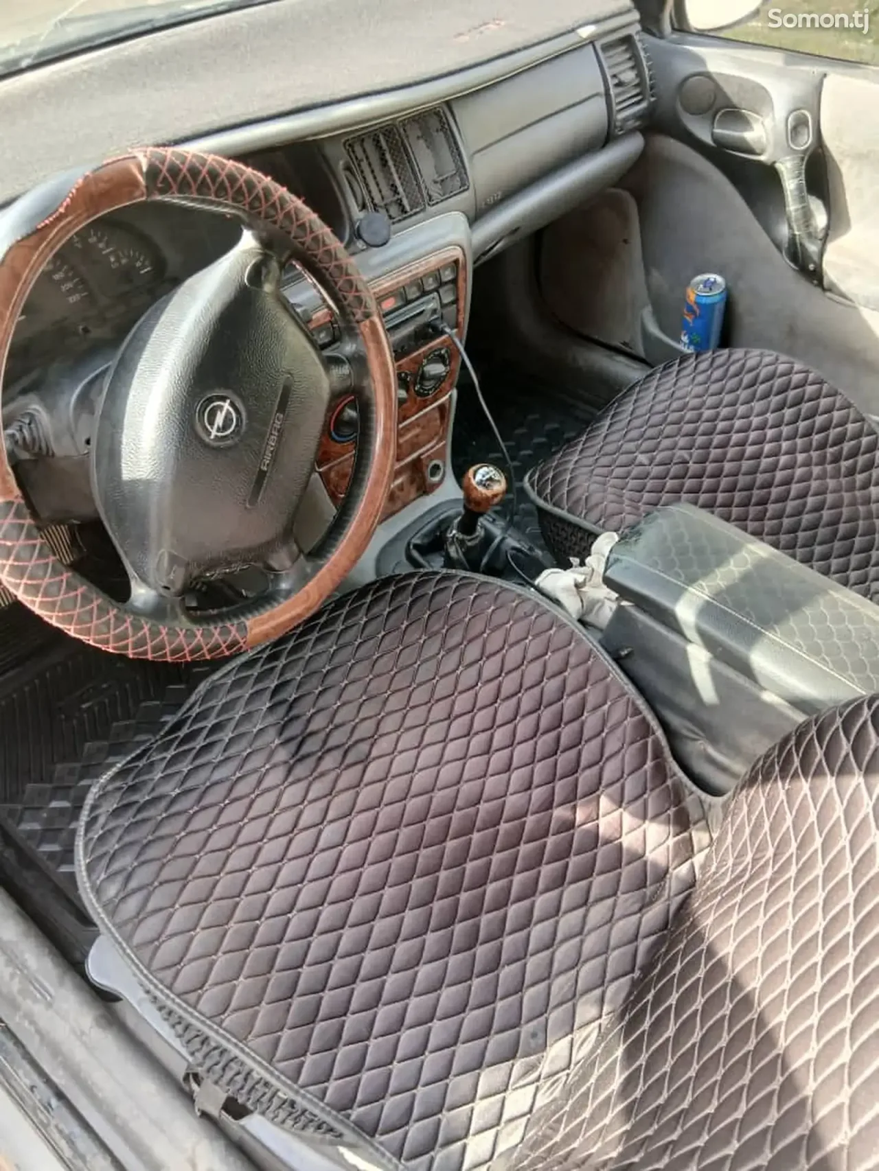 Opel Vectra B 1996 · 1.6 MT