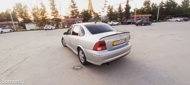 Opel Vectra B 1999 · 1.8 AT