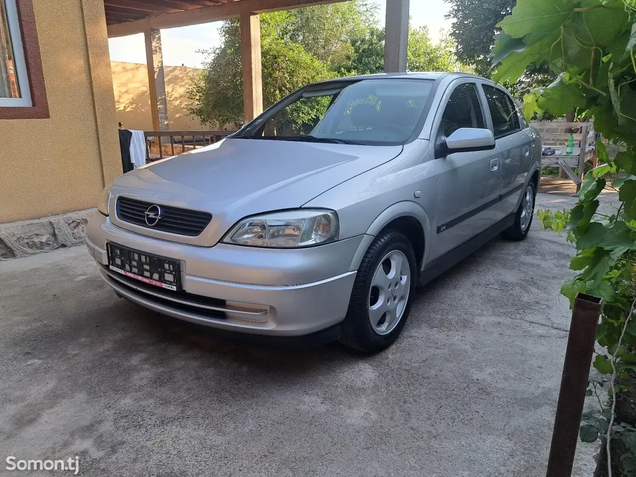 Opel Astra G 2000 · 1.6 MT