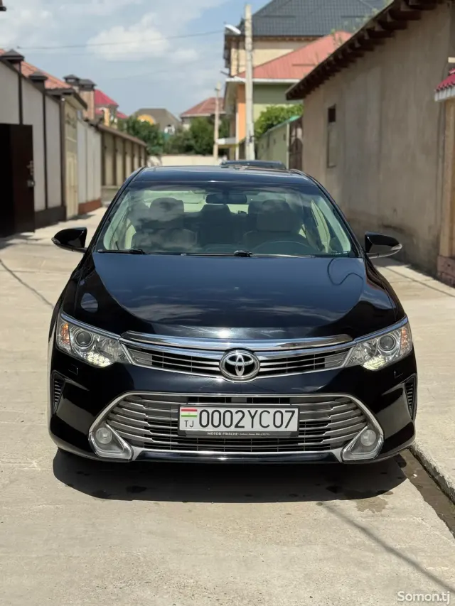 Toyota Camry 2015 · 2.5 AT