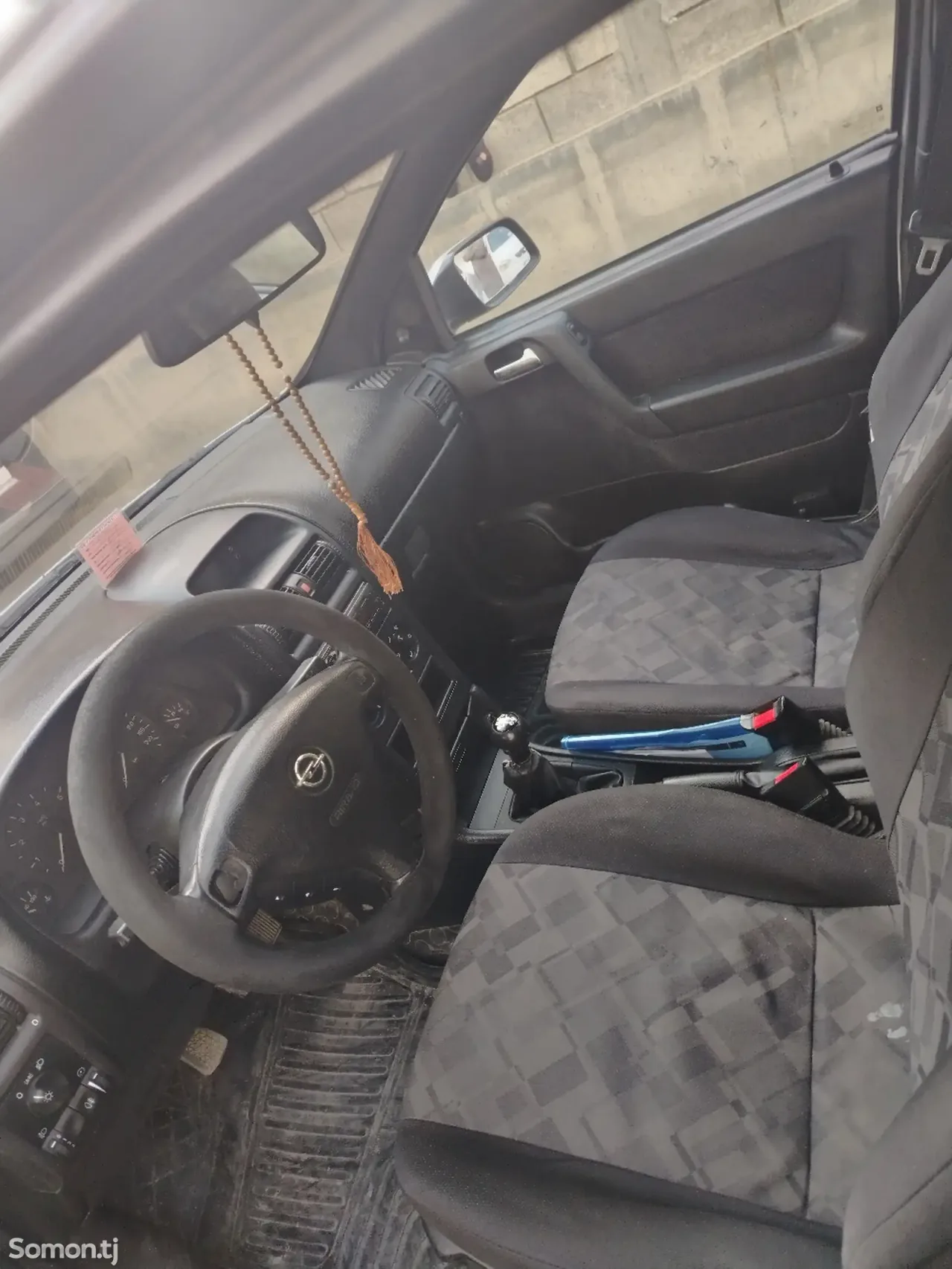 Opel Astra G 1999 · 1.6 MT